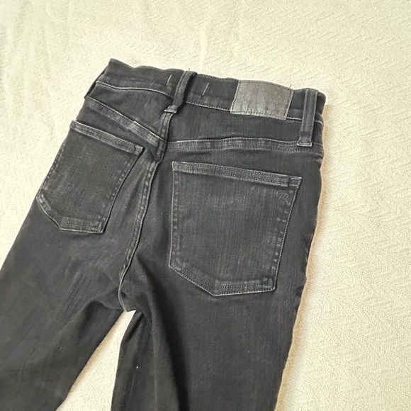 MADEWELL Mid-Rise Kick Out Crop Jeans in Black Rinse Wash Size 26 - NM320 - Picture 12 of 12